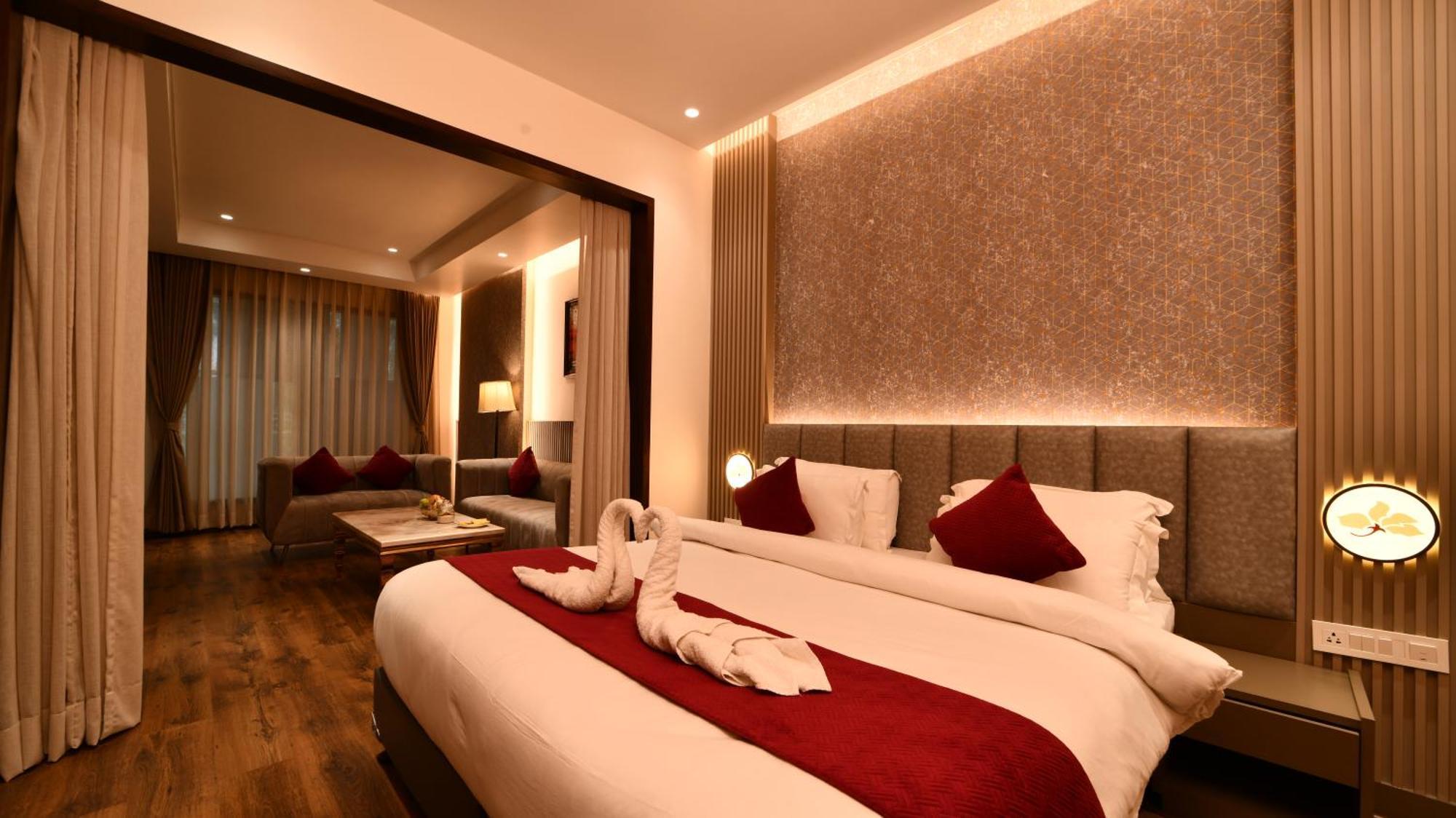 Pride Biznotel Haldwani Exterior photo