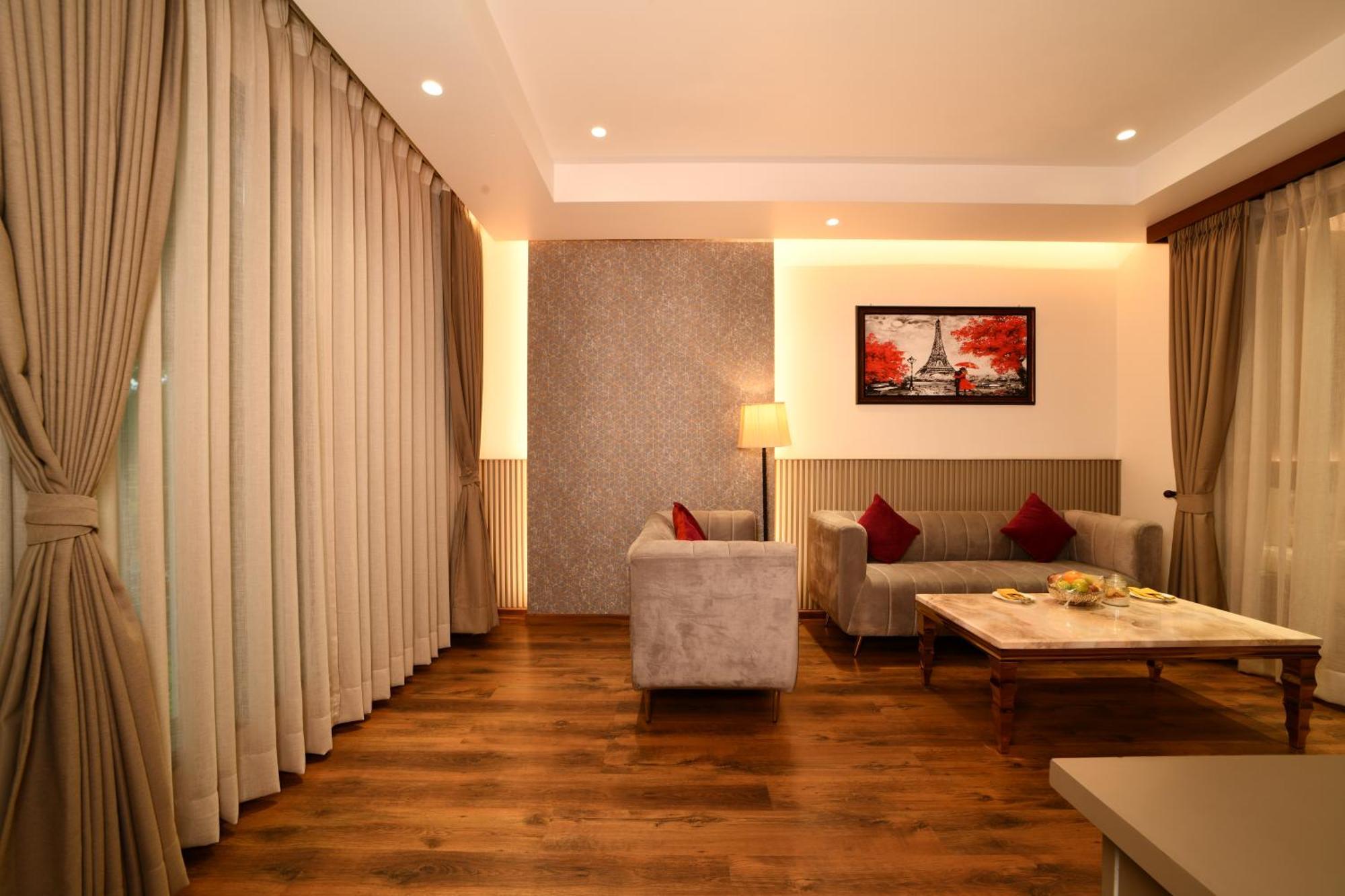 Pride Biznotel Haldwani Exterior photo